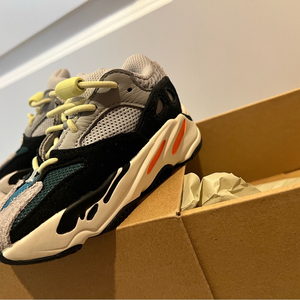 adidas Gray and Black Sneakers with Chunky Sole and Modern Design